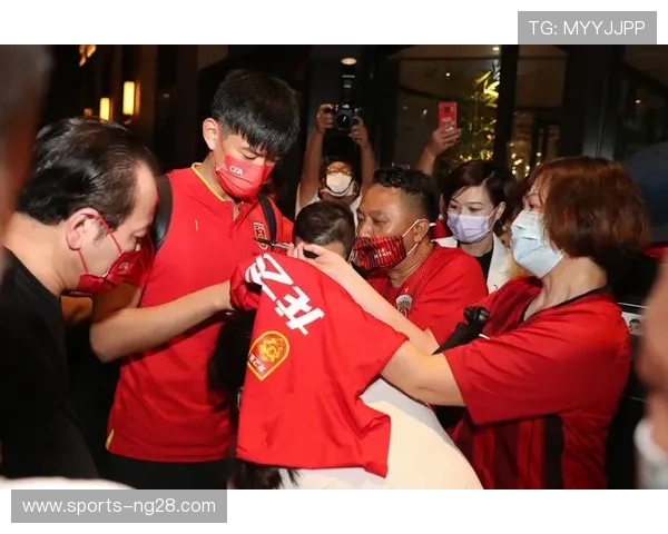 颜骏凌守护国门展现中国足球门将的坚毅与荣耀