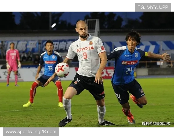 东京绿茵迎战长崎航海激情对决展现足球魅力与团队精神