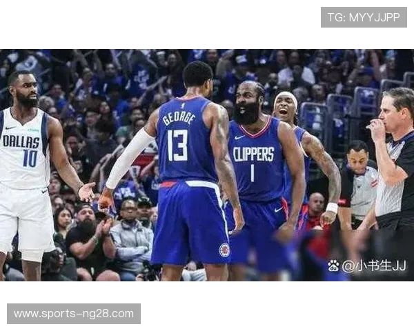 快船与掘金激战正酣NBA直播原声带你感受现场氛围